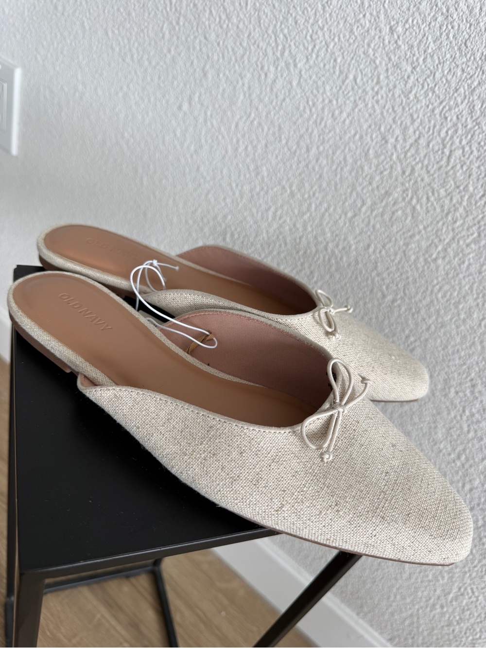 Old Navy Cream Linen Bow Slip-On Flats - Picture 2 of 2